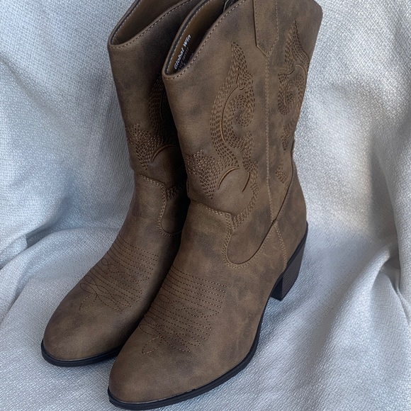 Brown Western Ankle Boots - Picture 12 of 14